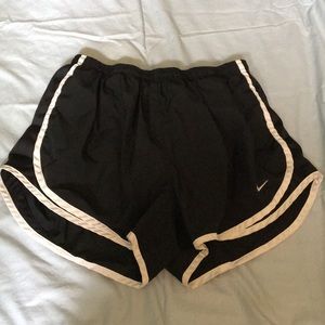 NIKE SPORTS SHORTS